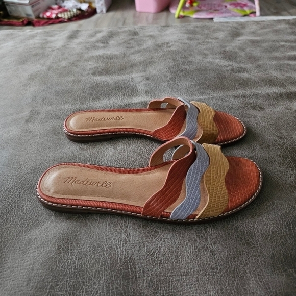 Madewell The Wave Slide Sandal in Colorblock Lizard Embossed Leather. - Picture 4 of 6